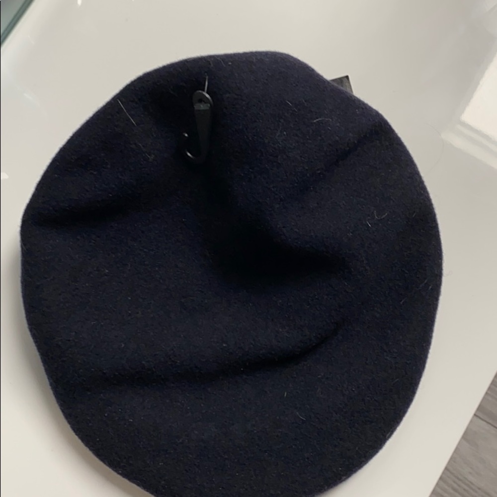 Men’s wool hat with ya Kees symbol.
